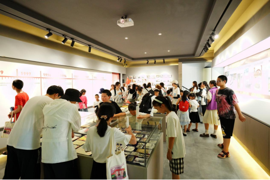 欢迎!浙江师范大学教师教育学院“童心夏梦”实践队带领百位小朋友参观浙江龙泉佳宝生物科技有限公司(图3) 欢迎!浙江师范大学教师教育学院“童心夏梦”实践队带领百位小朋友参观浙江龙泉佳宝生物科技有限公司(图3)