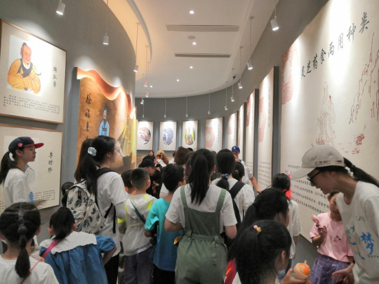 欢迎!浙江师范大学教师教育学院“童心夏梦”实践队带领百位小朋友参观浙江龙泉佳宝生物科技有限公司(图8) 欢迎!浙江师范大学教师教育学院“童心夏梦”实践队带领百位小朋友参观浙江龙泉佳宝生物科技有限公司(图8)